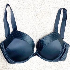 Victoria’s Secret 32D Push Up Bra